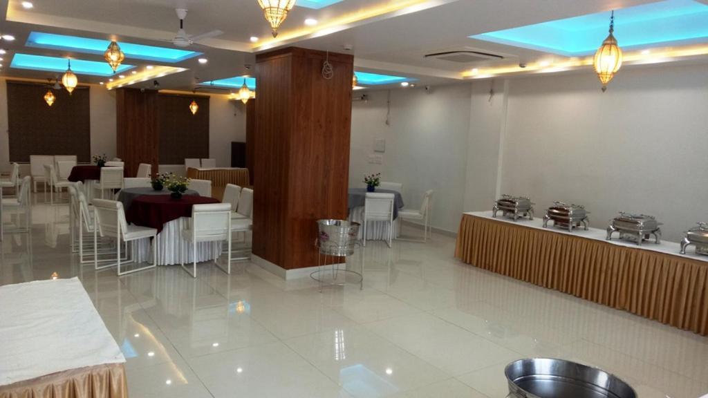 Alankrita Suites & Party Halls 密拉特 外观 照片