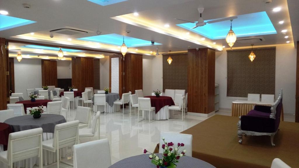 Alankrita Suites & Party Halls 密拉特 外观 照片