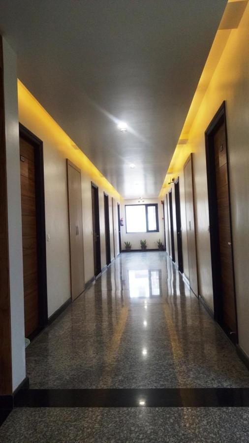 Alankrita Suites & Party Halls 密拉特 外观 照片
