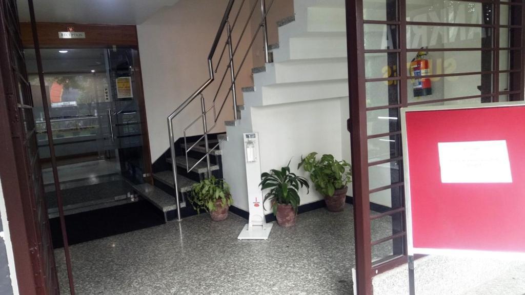 Alankrita Suites & Party Halls 密拉特 外观 照片