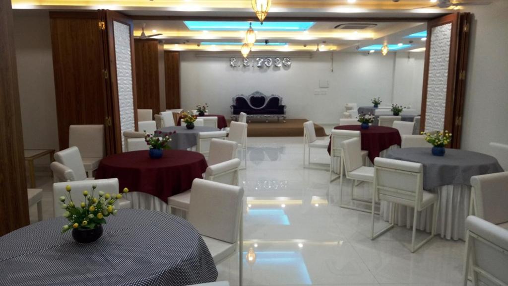 Alankrita Suites & Party Halls 密拉特 外观 照片